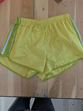 Nike Women’s Yellow Athletic Running Shorts Sz. Small